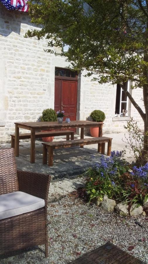 Chambre De Rose - Le Refuge Des Parachutistes - En Bordure Du Marais Neuville-au-Plain Exterior photo