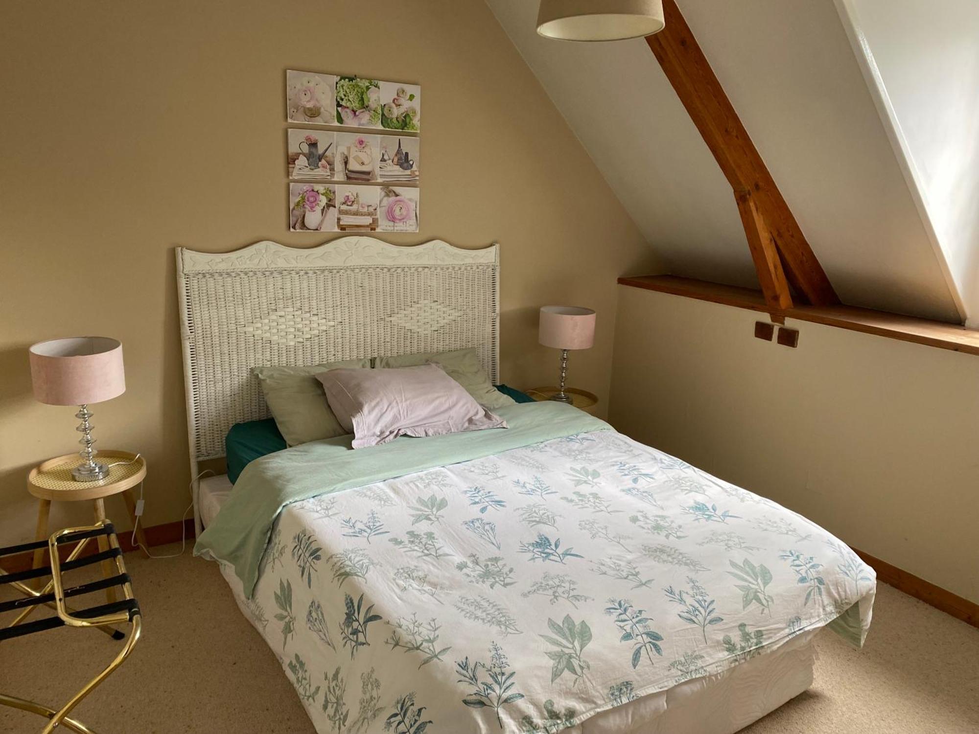 Chambre De Rose - Le Refuge Des Parachutistes - En Bordure Du Marais Neuville-au-Plain Exterior photo
